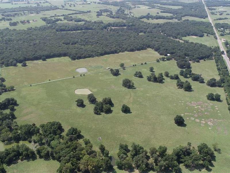 Cross Fencing, Ponds, Barn, & Pens : Deport : Red River County : Texas