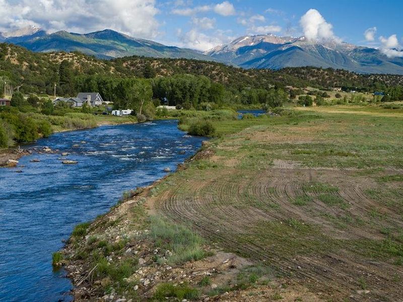 Luxury Living on The River : Buena Vista : Chaffee County : Colorado