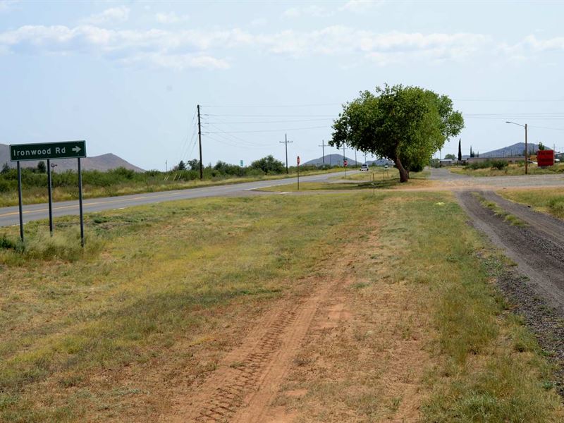 Prime Adjacent Lots, Power, Water : Sunsites : Cochise County : Arizona