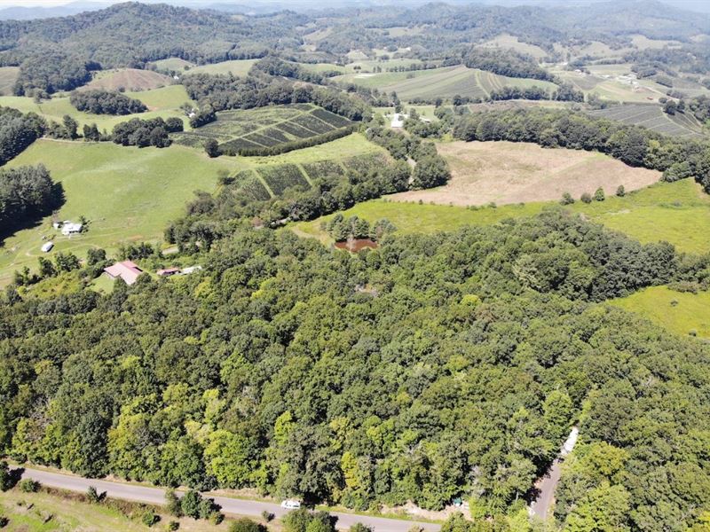 1.05 Ac of Bliss, Land it Right : Grassy Creek : Ashe County : North Carolina