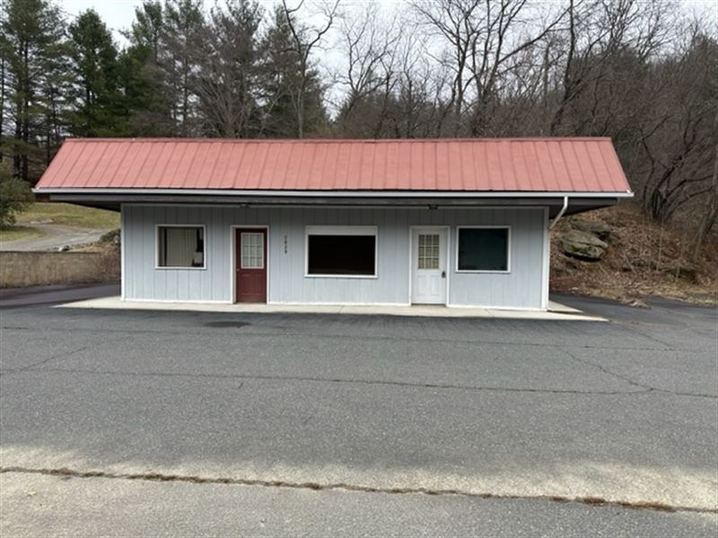 Looking for a Commercial Building : Independence : Grayson County : Virginia