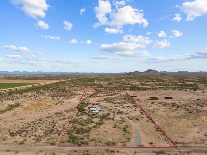 Usable Flat Land, Ready To Build : Wickenburg : Maricopa County : Arizona