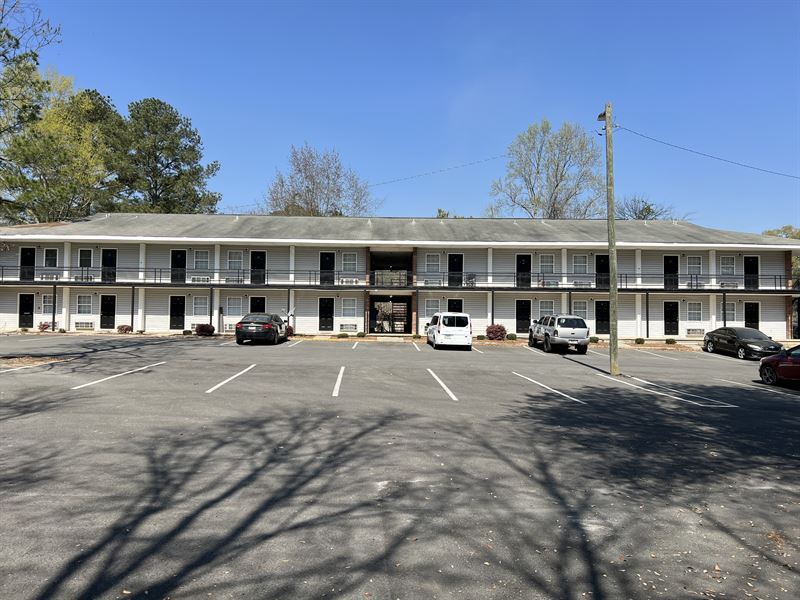 Apartment Complex in Cochran, GA : Cochran : Bleckley County : Georgia