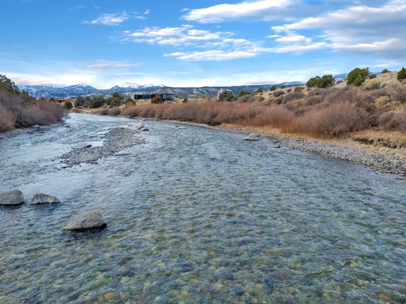 Luxury River Frontage : Salida : Chaffee County : Colorado