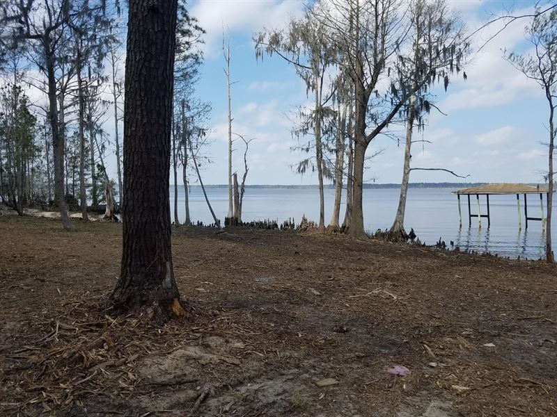 Beautiful Pamlico River Homesite : Blounts Creek : Beaufort County : North Carolina