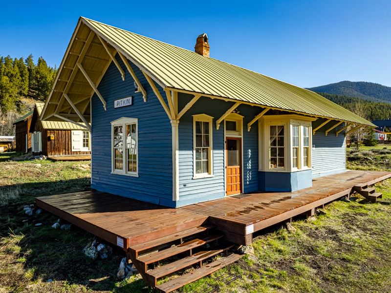 Historic Railroad Depot Home : Pitkin : Gunnison County : Colorado