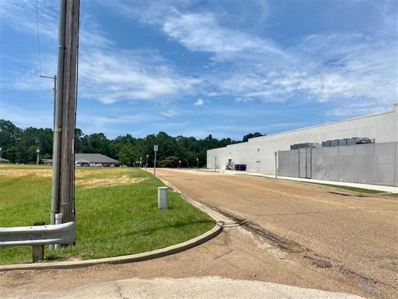 Prime Commercial Lot Mall Drive : McComb : Pike County : Mississippi