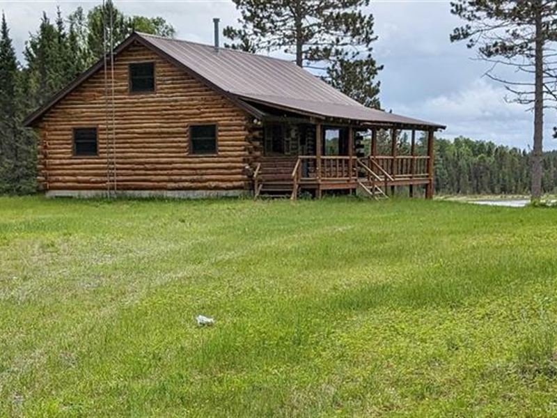 Mich. U.P. Log Cabin, Lake : Crystal Falls : Iron County : Michigan