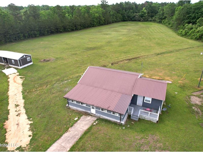 7 Acres with Two Homes in Simpson : Pinola : Simpson County : Mississippi