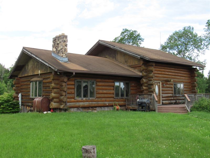 Log Cabin / Home in Baraga County : Covington : Baraga County : Michigan