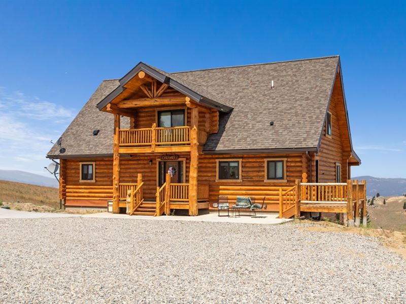 Impressive Log Home Butte, Montana : Butte : Silver Bow County : Montana