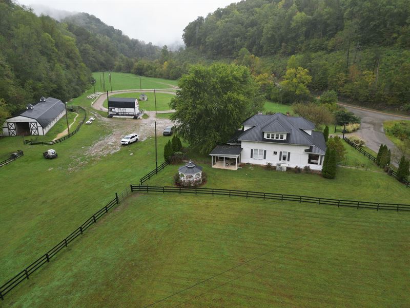 Eastern Kentucky Horse Farm : Pikeville : Pike County : Kentucky