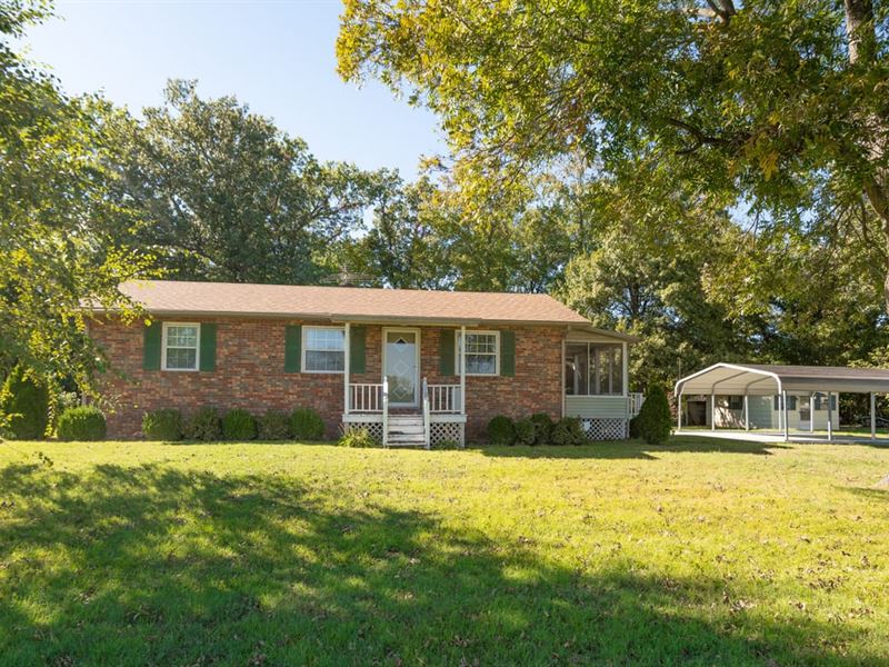 Charming Home on 6 Acres for Sal : Dexter : Stoddard County : Missouri