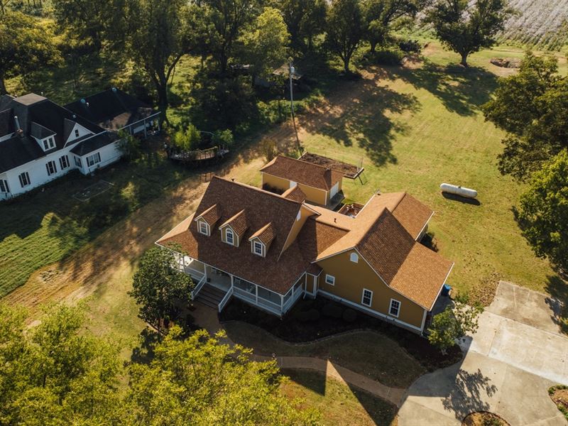 A Home On 1.59 Acres in Coahoma Cou : Clarksdale : Coahoma County : Mississippi