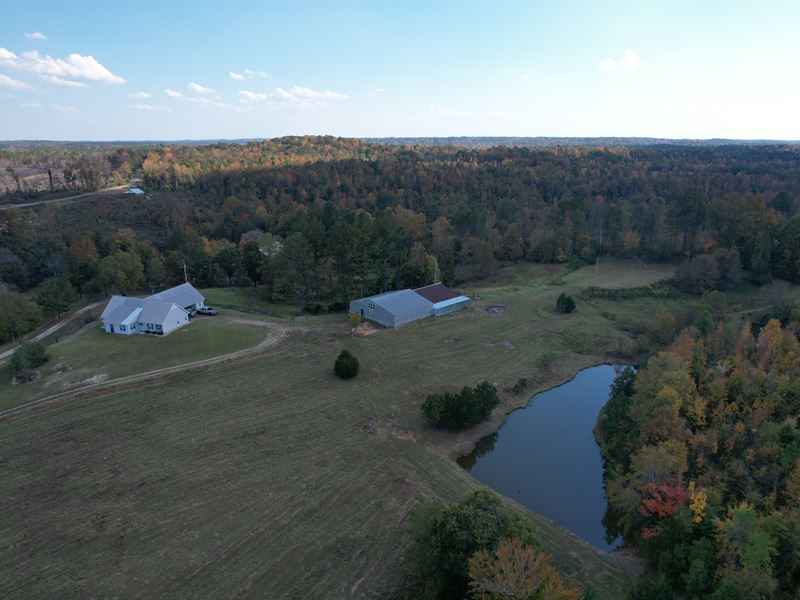 27 Acres with Home, Barn and Pon : Titus : Elmore County : Alabama