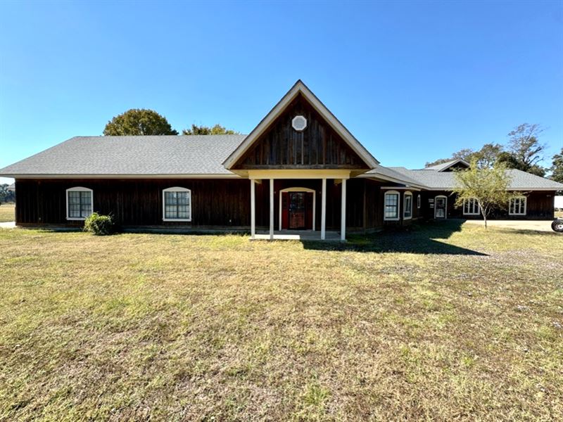 Home in Bolivar County At 1785 N Ba : Merigold : Bolivar County : Mississippi