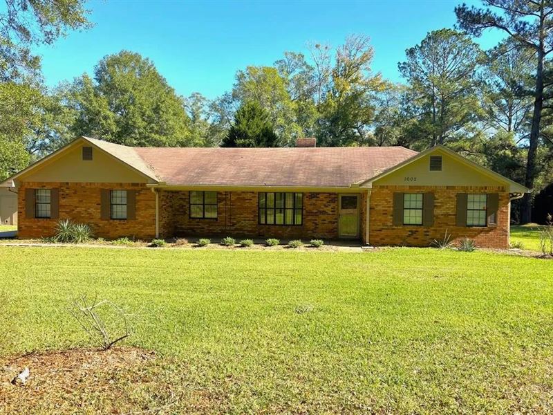 Brick Country Home for Sale On 1.7 : McComb : Pike County : Mississippi