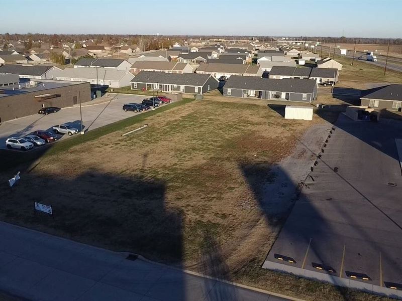 Prime Commercial Lot for Sale in Si : Sikeston : New Madrid County : Missouri