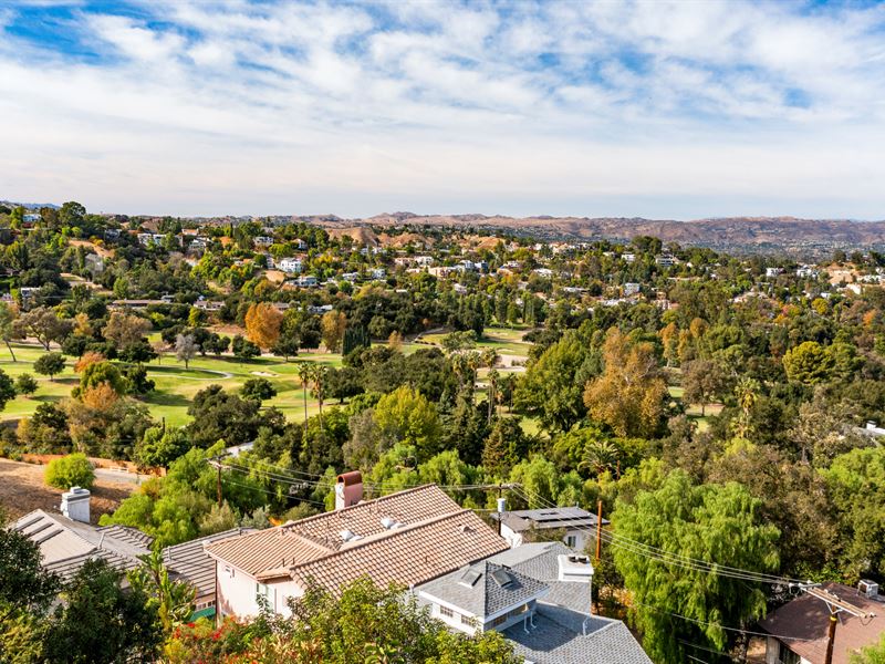 Between Golf Course and Park : Woodland Hills : Los Angeles County : California