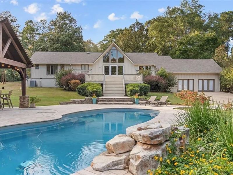 Luxury Home with Pool for Sale : McComb : Pike County : Mississippi