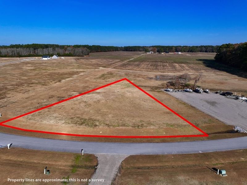 Updated, 1.06 Acres of Residentia : Pinetown : Beaufort County : North Carolina