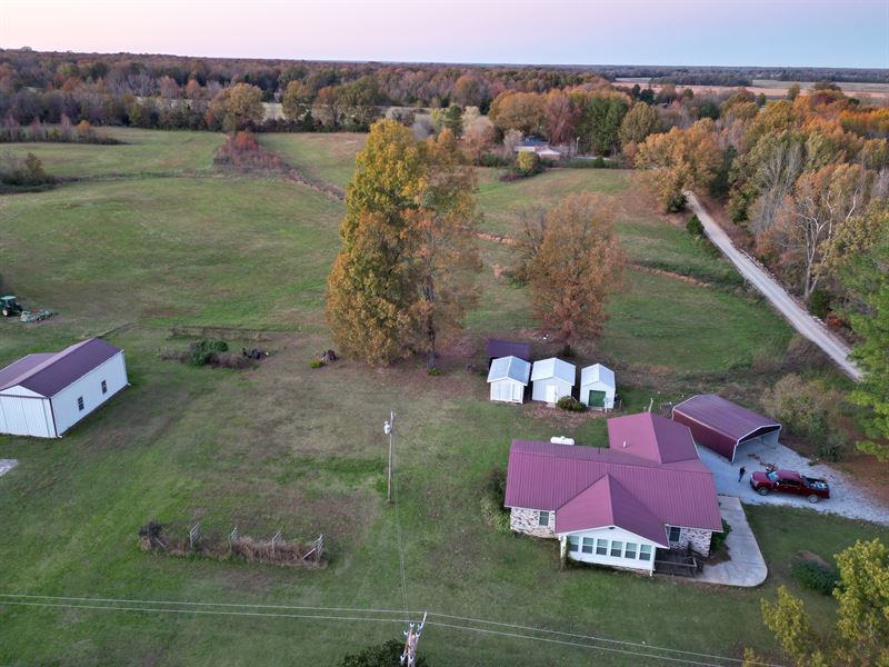 Brick Home on 27 Ac with Buildings : Strawberry : Lawrence County : Arkansas