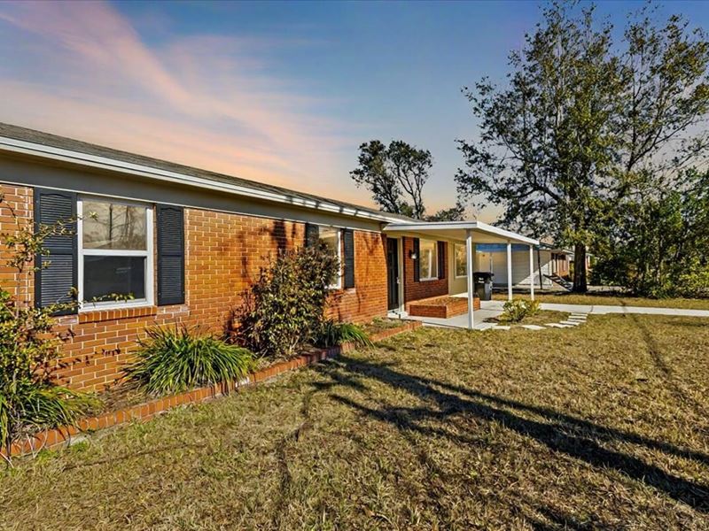 3 Bedroom Brick Home : Perry : Taylor County : Florida