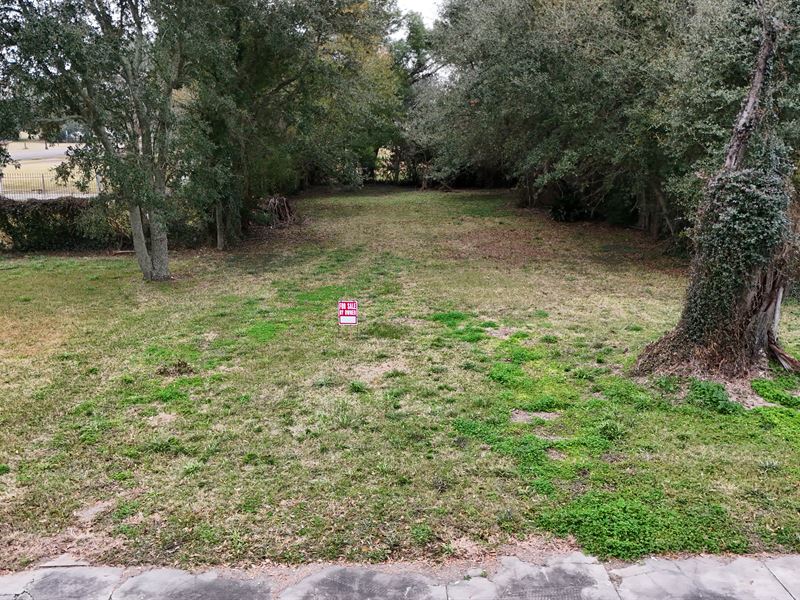 Single Family Lot with Utilities : Port Arthur : Jefferson County : Texas