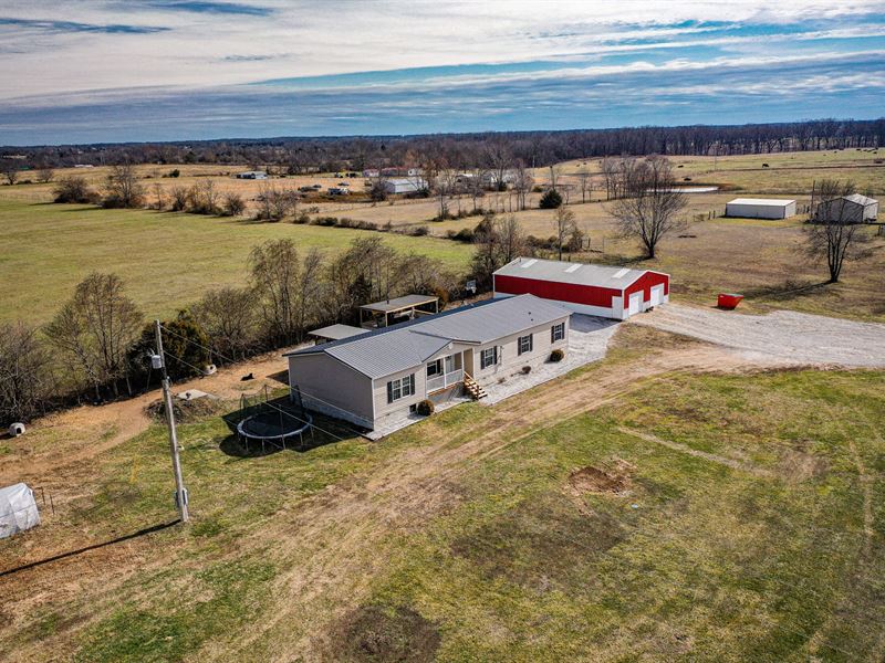 Residence on Cassville Outskirts : Cassville : Barry County : Missouri