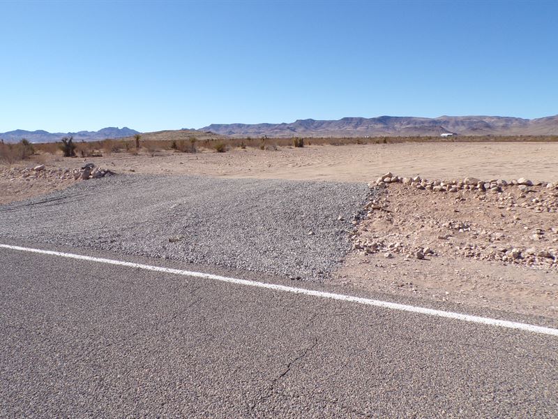 Paved Road Access, Cleared Lot : Golden Valley : Mohave County : Arizona