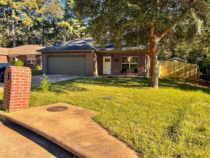 3136 Winding Way, Huntsville, Texa : Huntsville : Walker County : Texas