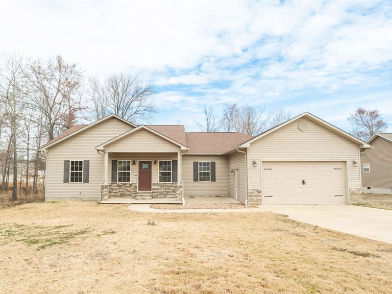 Beautiful 3-Bed, 2-Bath Home in Pop : Poplar Bluff : Butler County : Missouri