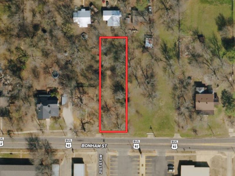 .32 Acre Residential Lot in Paris : Paris : Lamar County : Texas