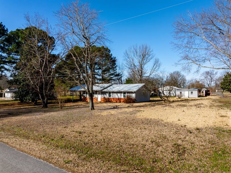 3 Bed 2 Bath Home with 2 Lots : Batesville : Independence County : Arkansas