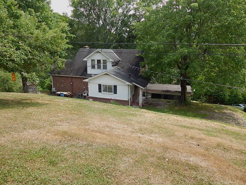 Unique 3 Bedroom Home : Lizemores : Clay County : West Virginia