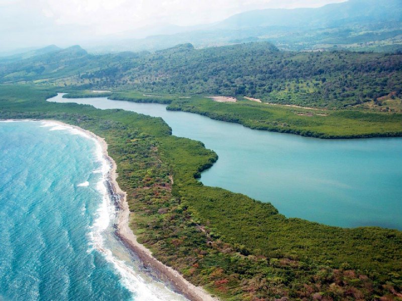 Dominican Republic Beachfront : Puerto Plata : Dominican Republic